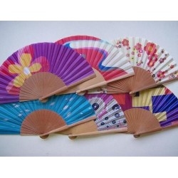 Abanico de madera y seda 29
